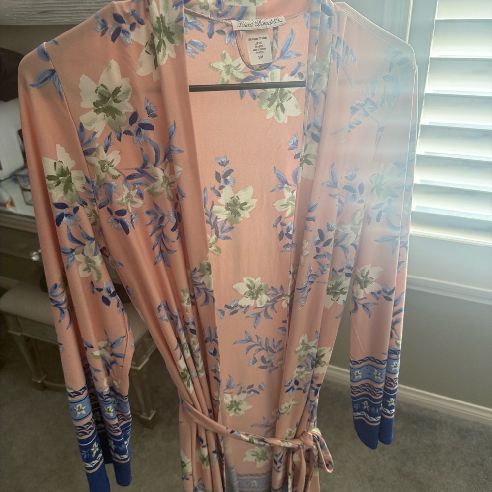 Natori Pink and Blue Floral Kimono Robe